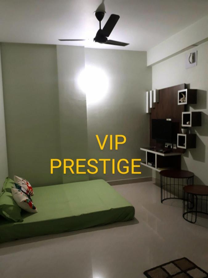 Vip Prestige Lägenhet Puri Exteriör bild